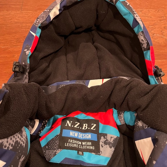Ski Jacket Fits 8/9 year old Like new - Picture 3 of 5
